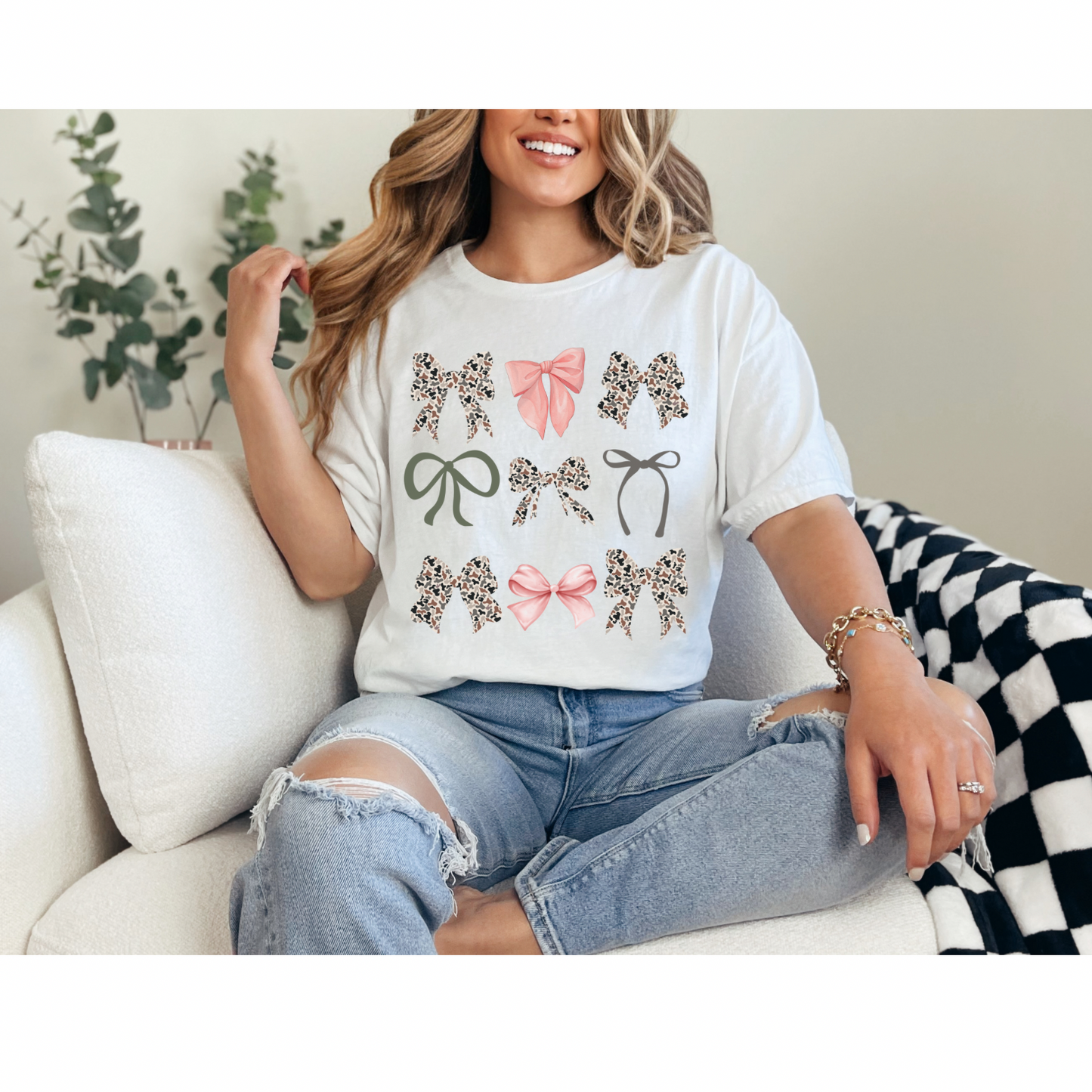 Women’s camo bow tshirt